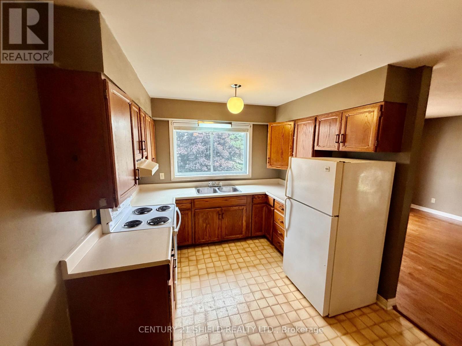 241 SARAH STREET - 11