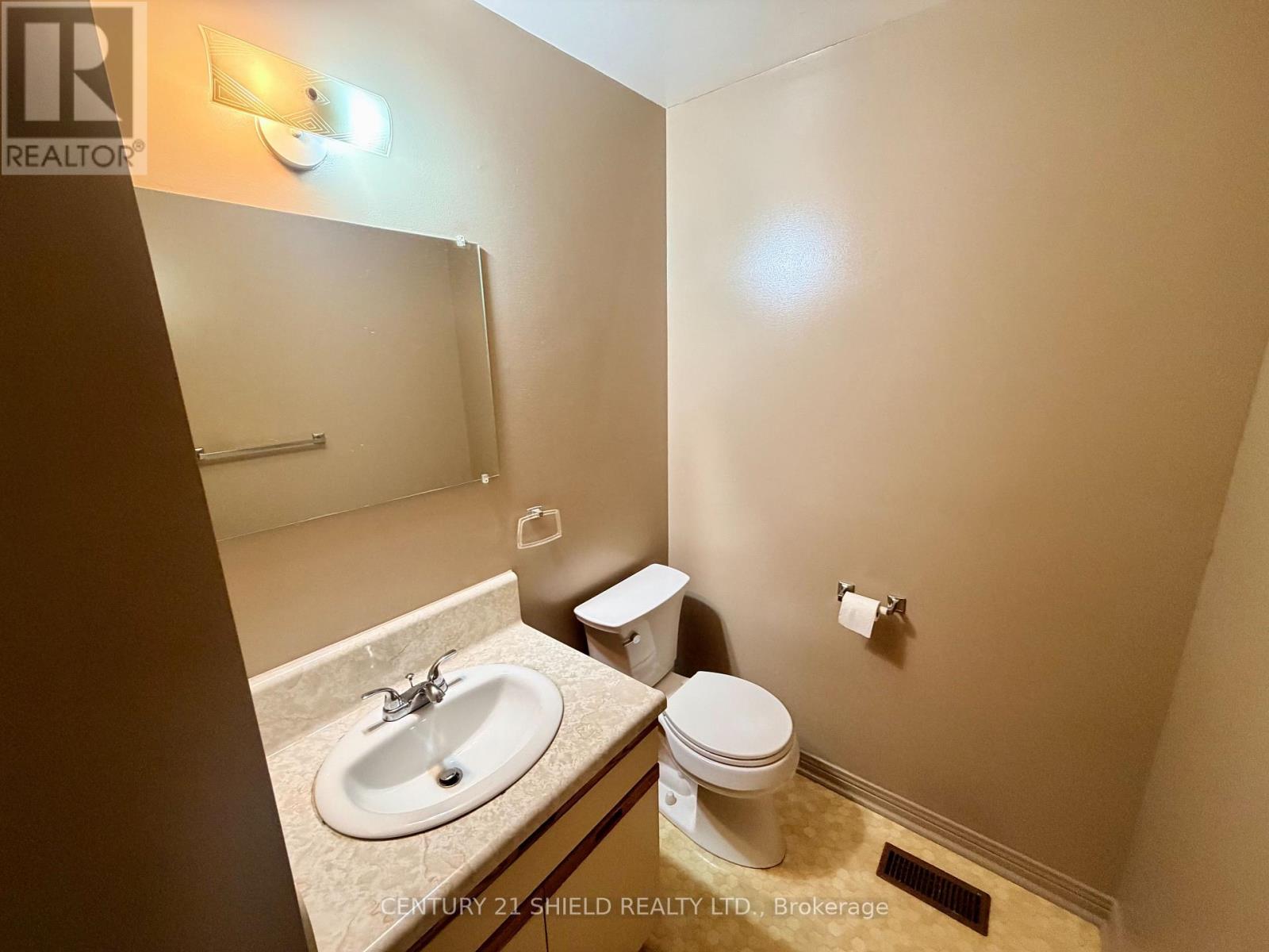 241 SARAH STREET - 12