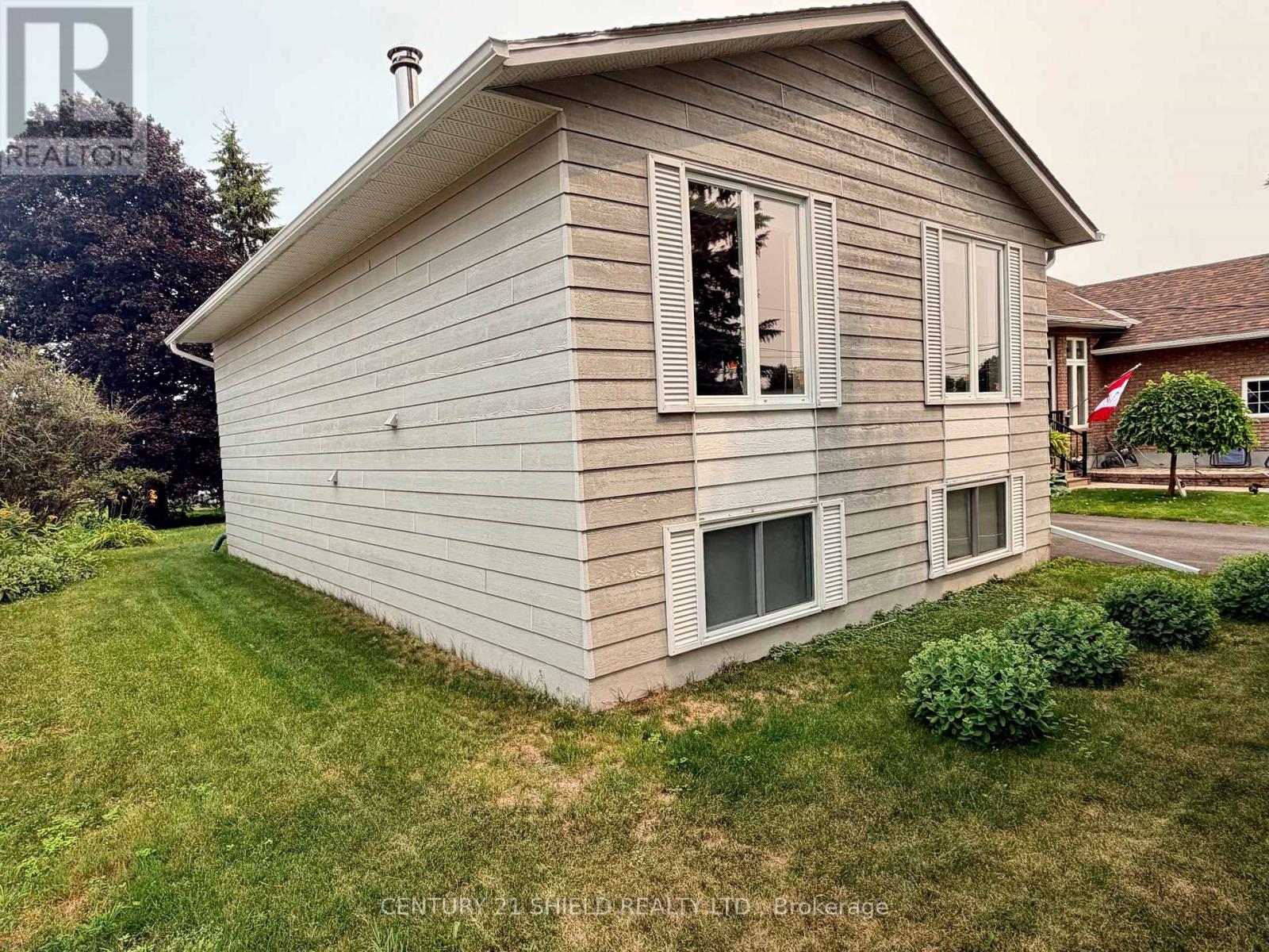 241 SARAH STREET - 25