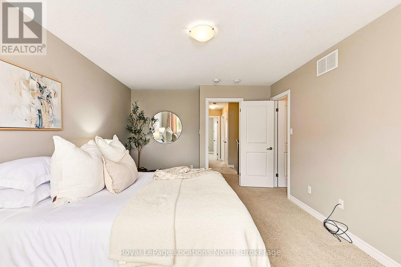 88 ROBERTSON STREET - 22
