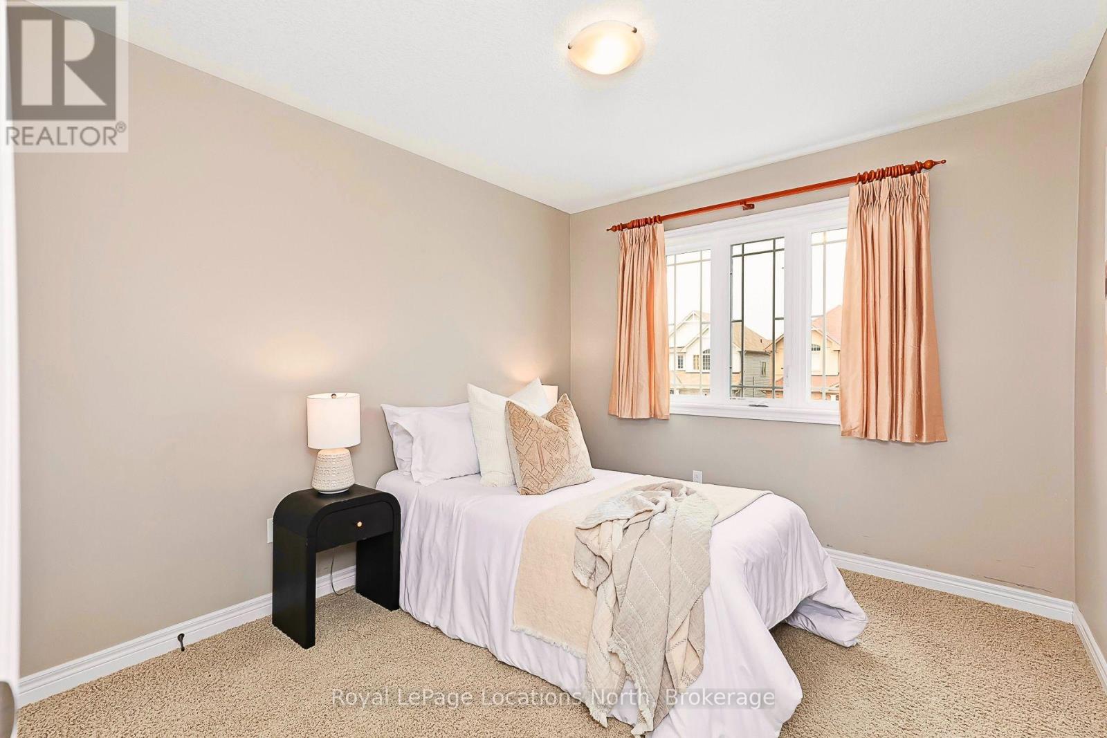88 ROBERTSON STREET - 24