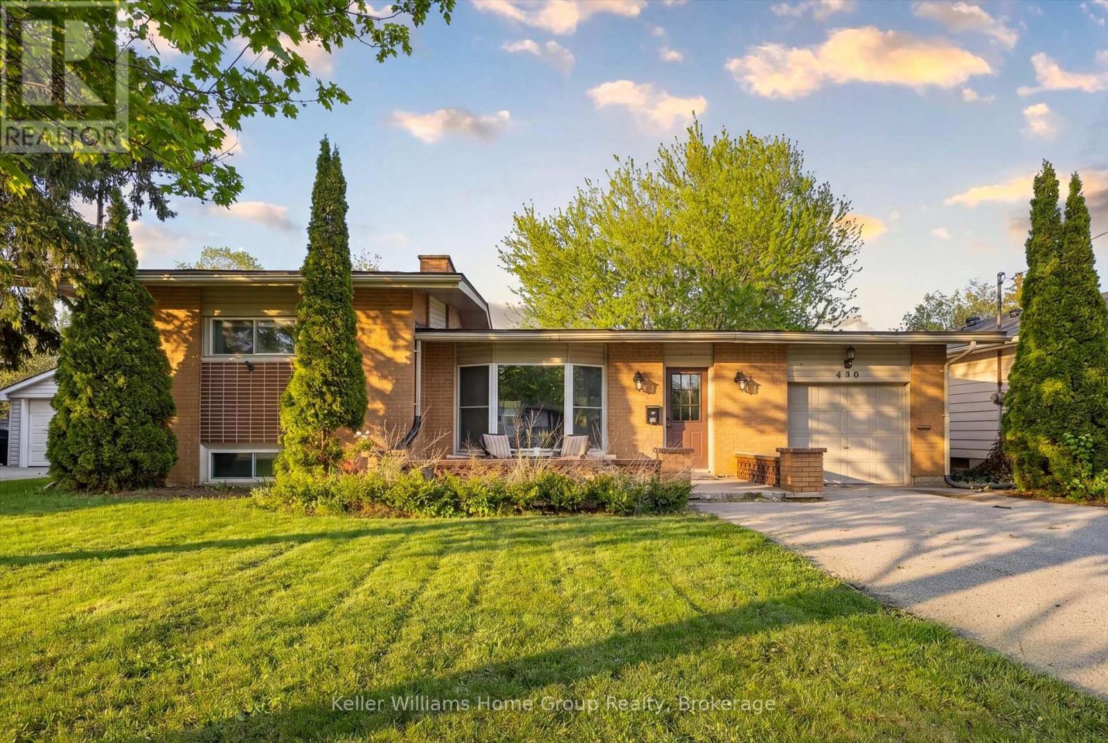 490 GARAFRAXA STREET E - 1