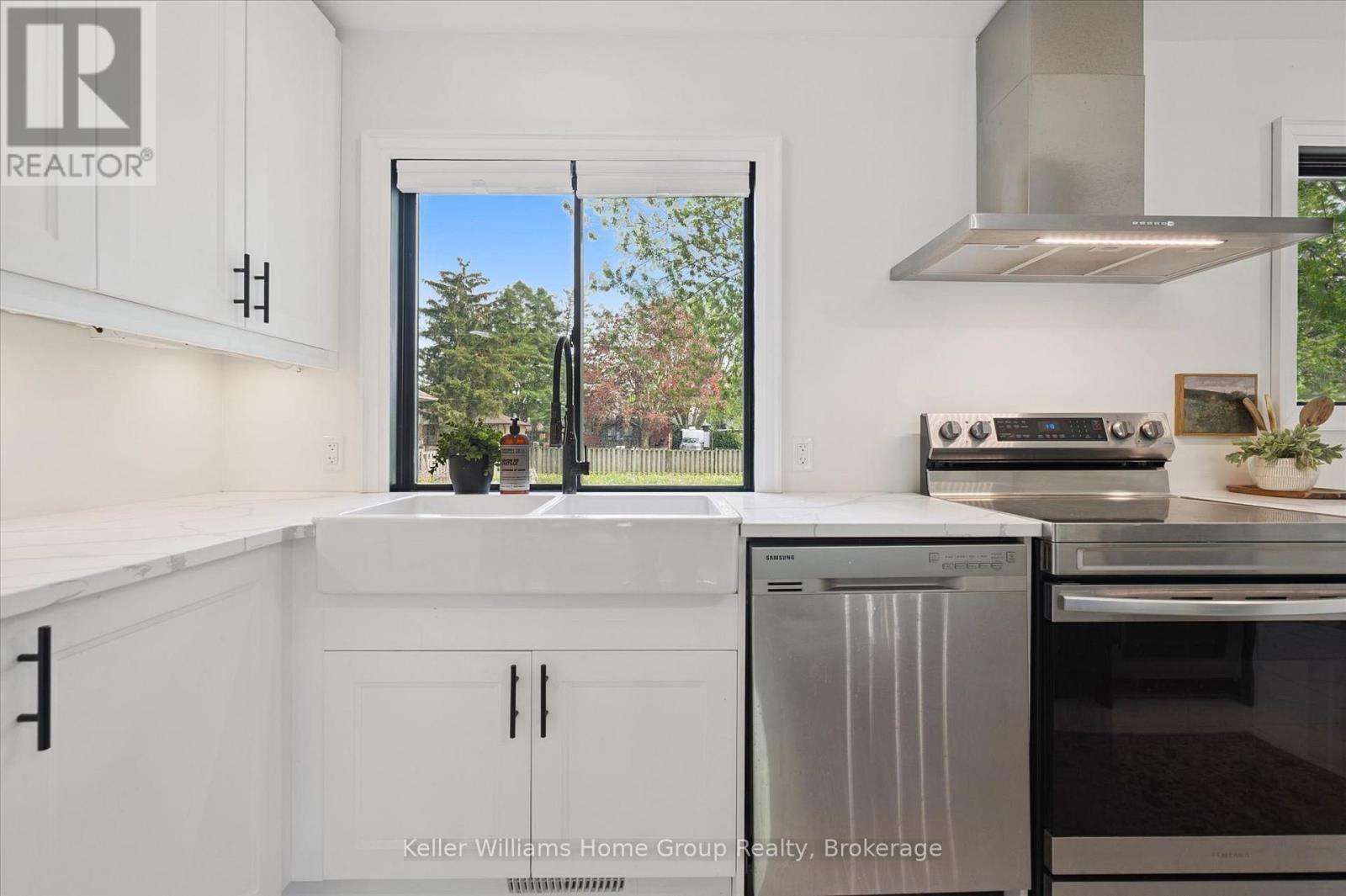 490 GARAFRAXA STREET E - 22
