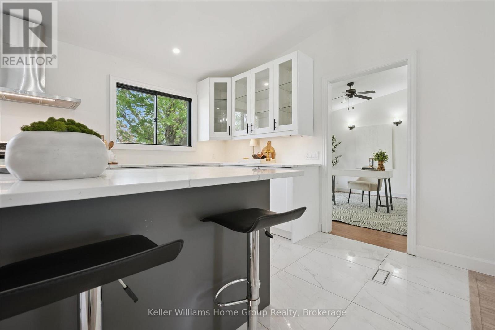490 GARAFRAXA STREET E - 24