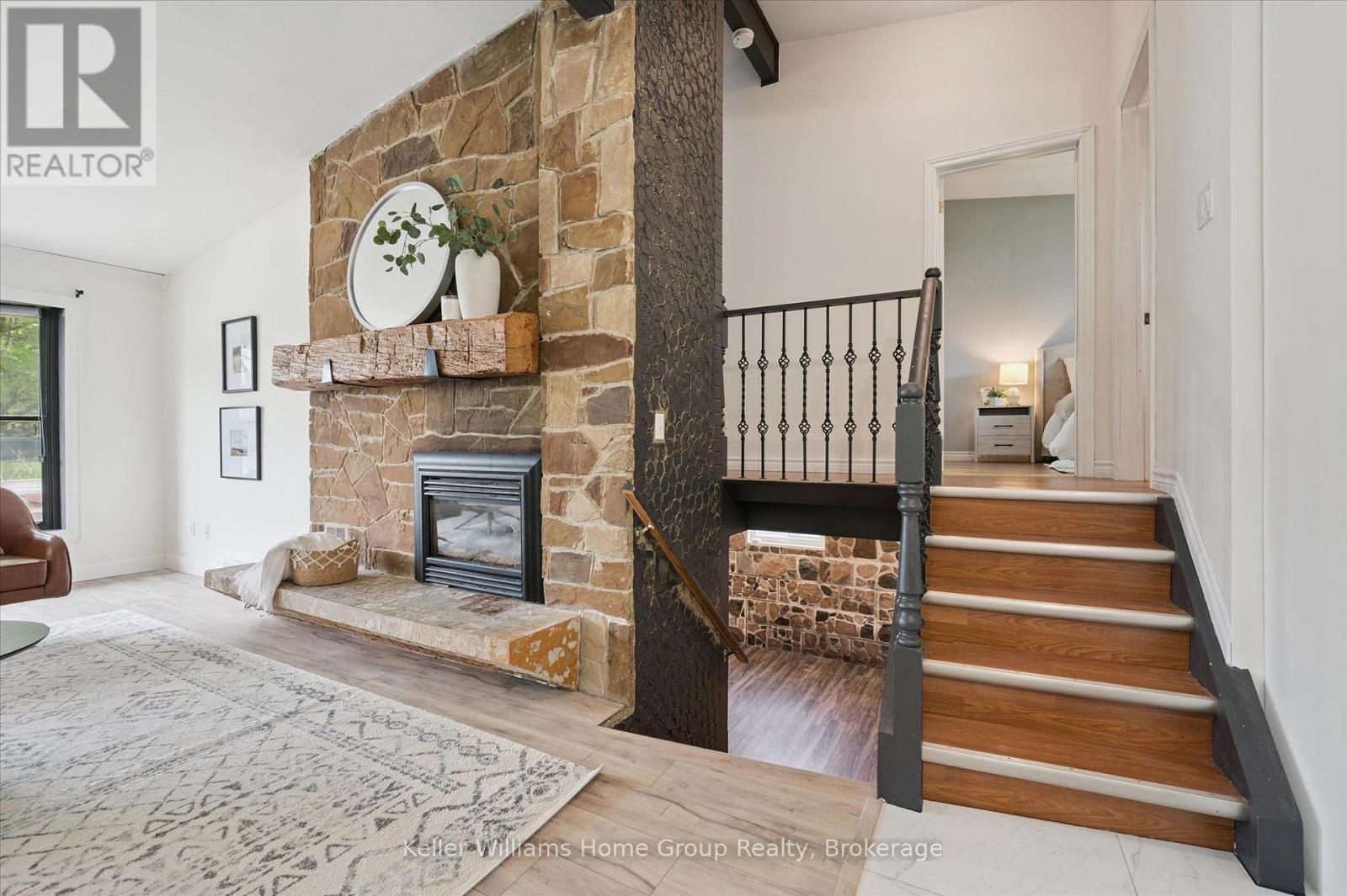 490 GARAFRAXA STREET E - 27