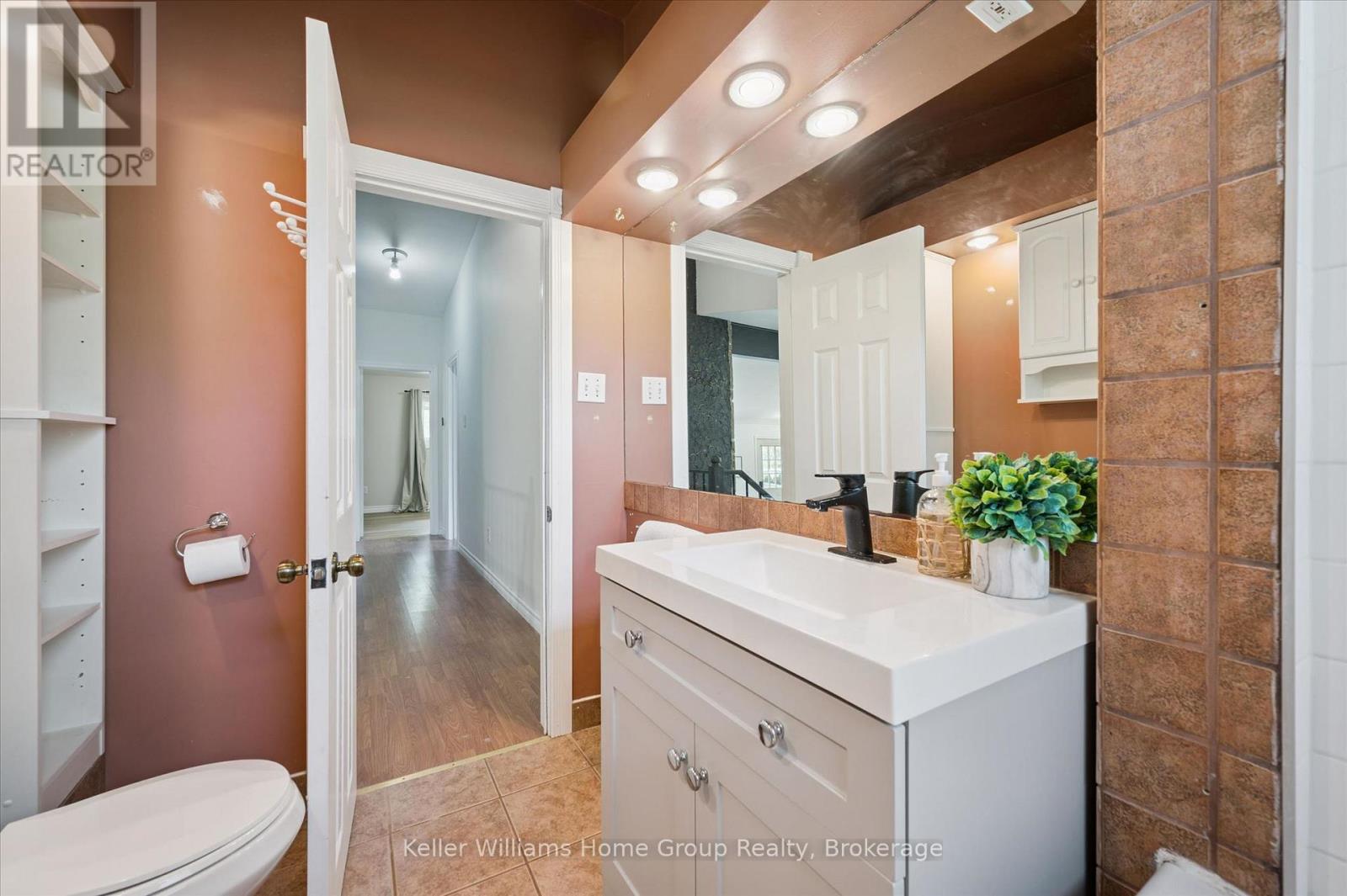 490 GARAFRAXA STREET E - 34