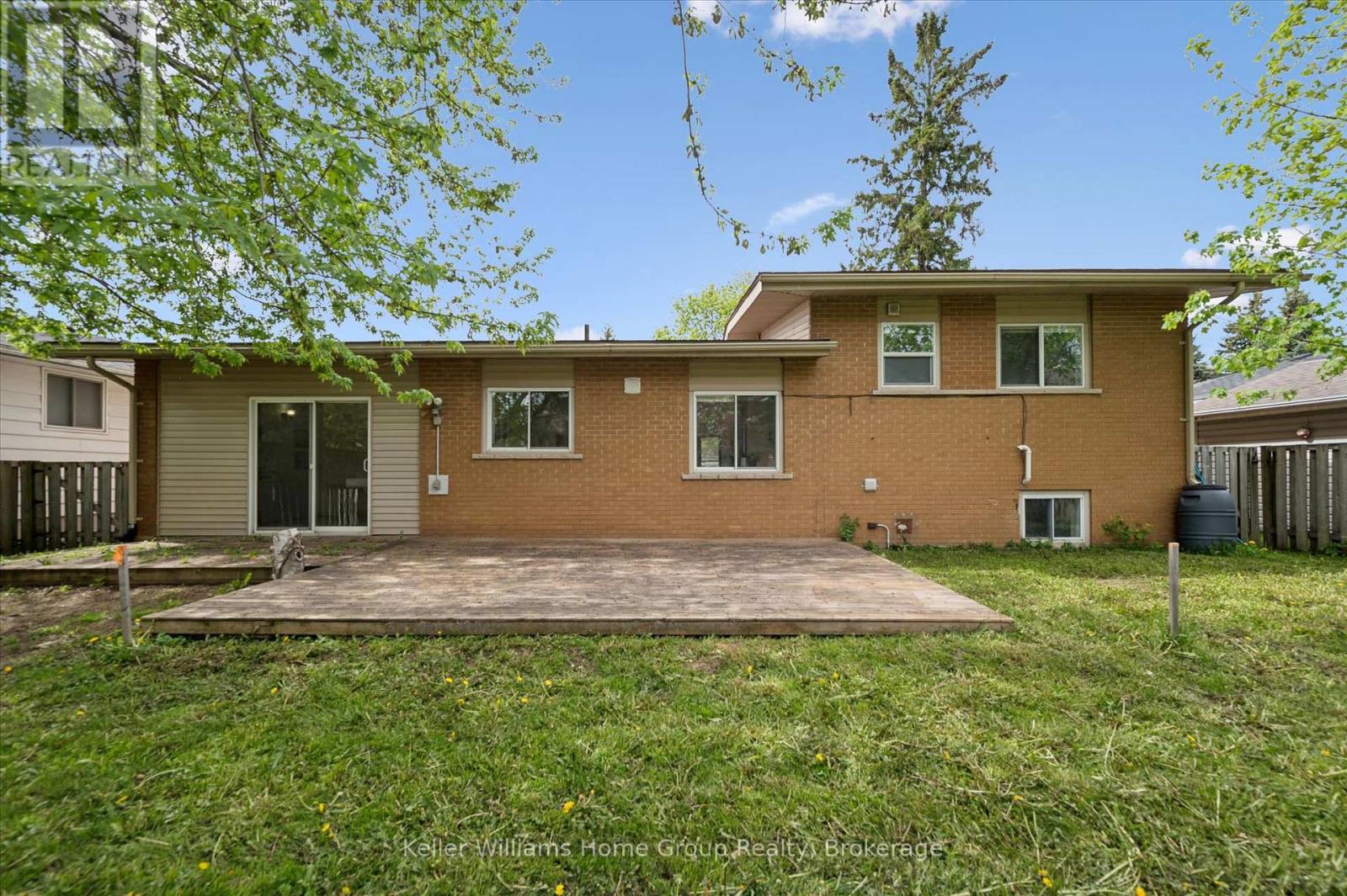 490 GARAFRAXA STREET E - 43