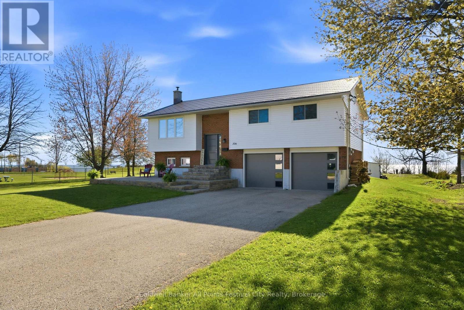 306 LAKESIDE DRIVE - 1