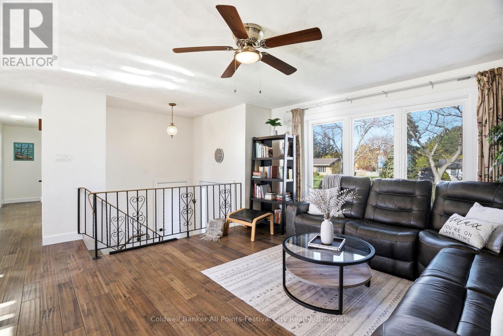 306 LAKESIDE DRIVE - 11