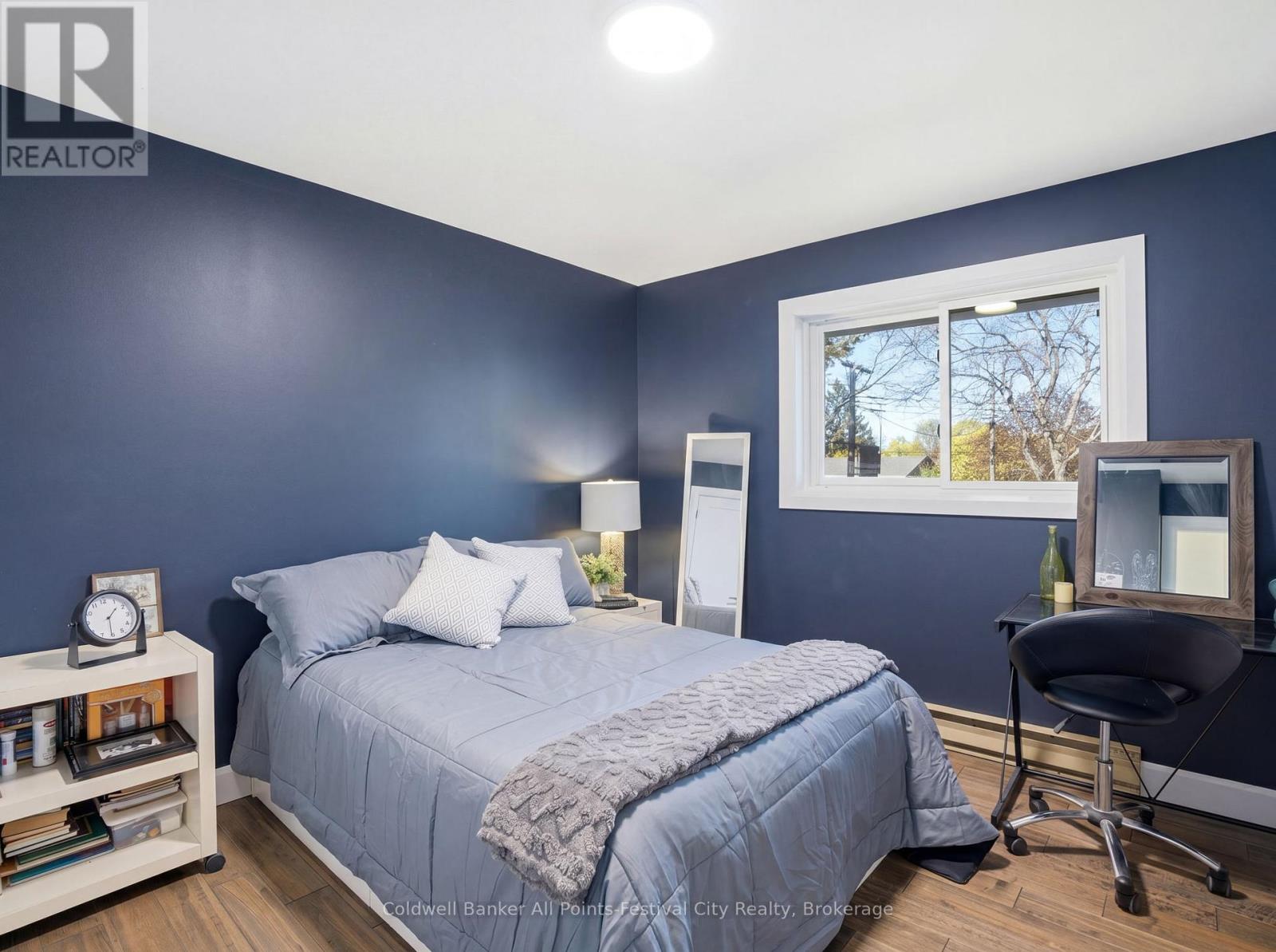 306 LAKESIDE DRIVE - 20