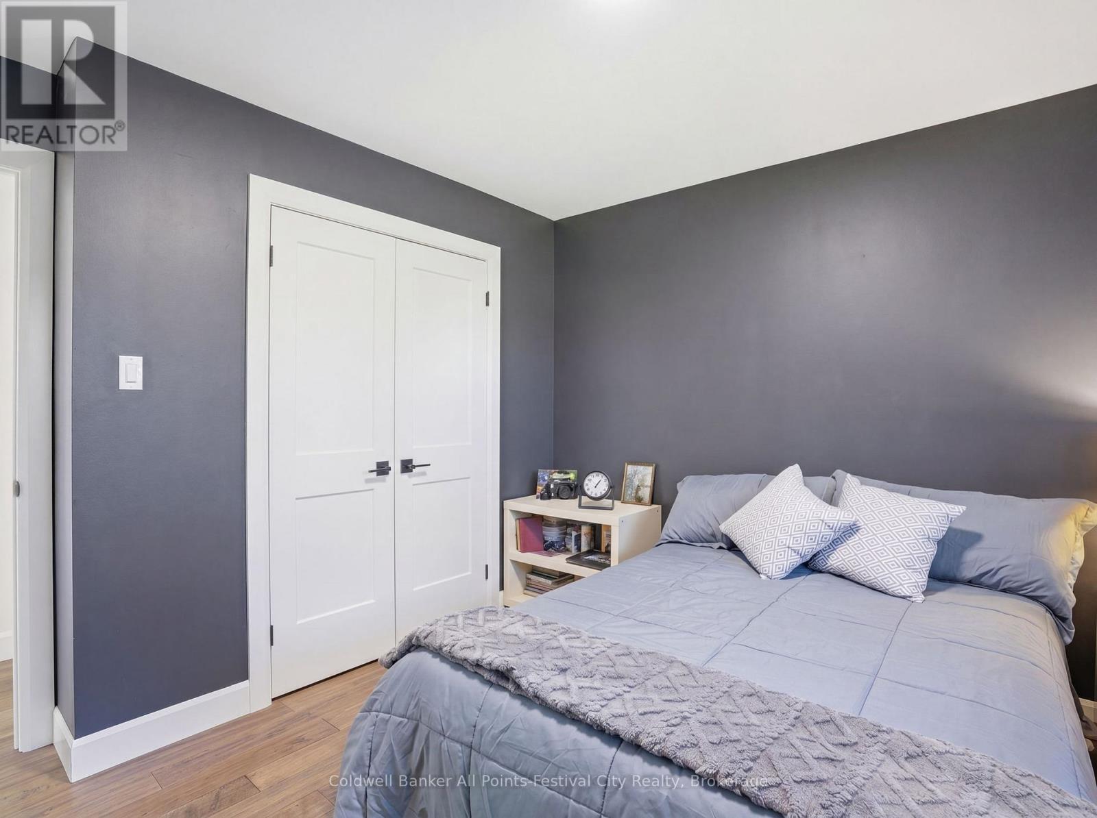 306 LAKESIDE DRIVE - 21
