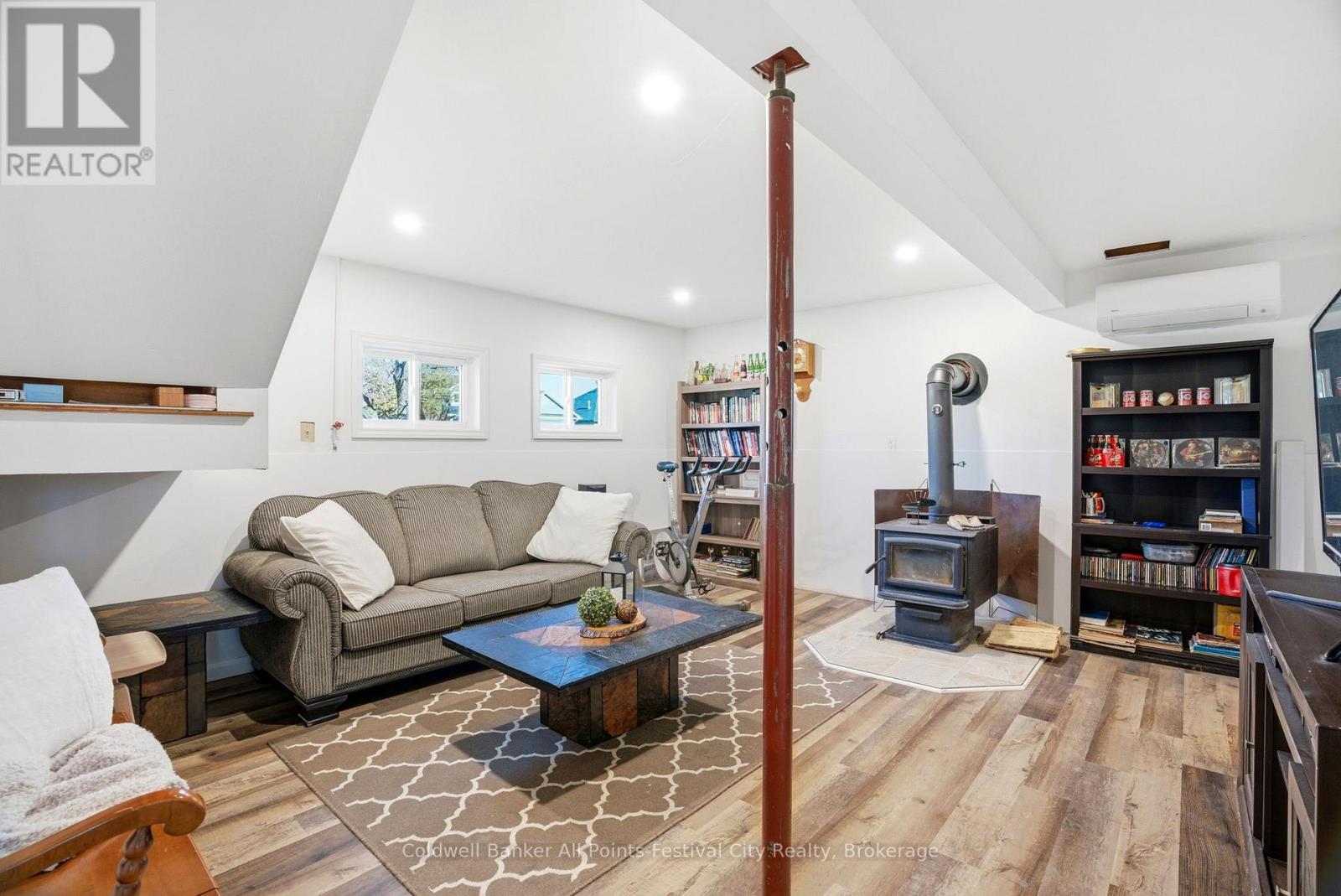 306 LAKESIDE DRIVE - 27