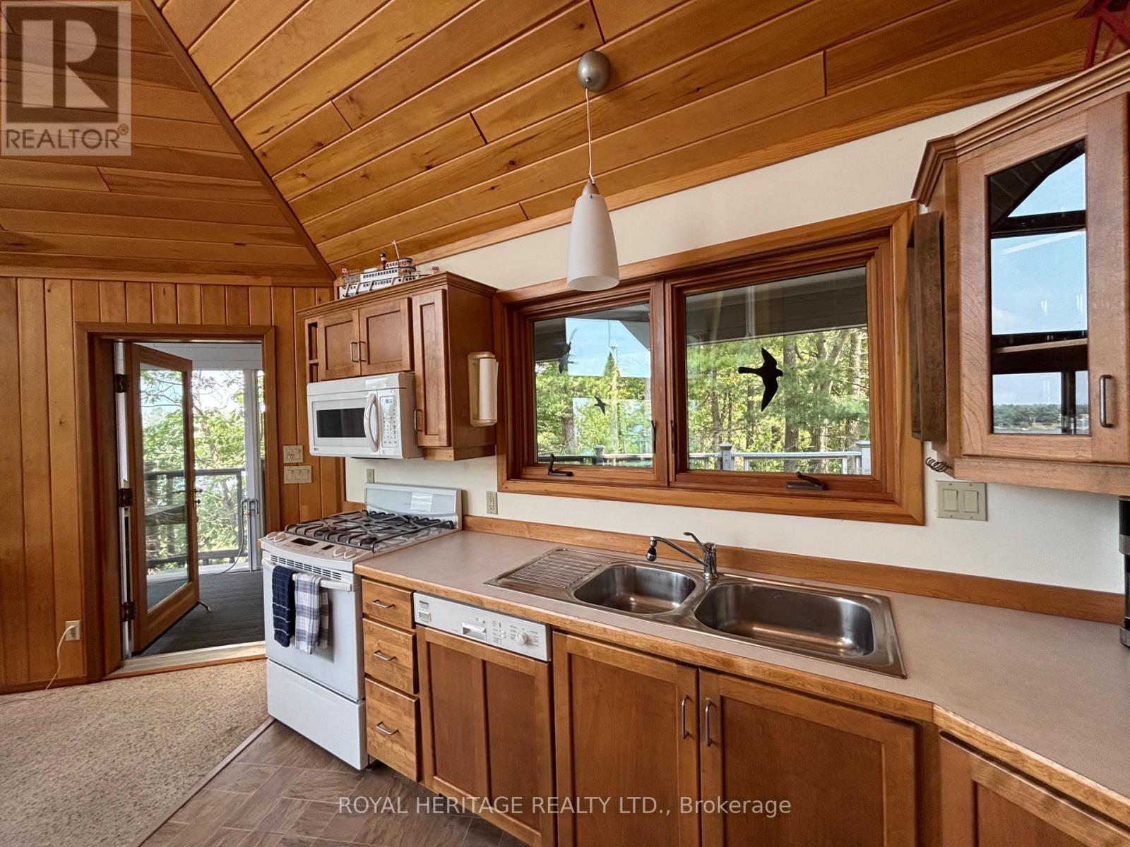 7224 ISLAND 630 GEORGIAN BAY - 13