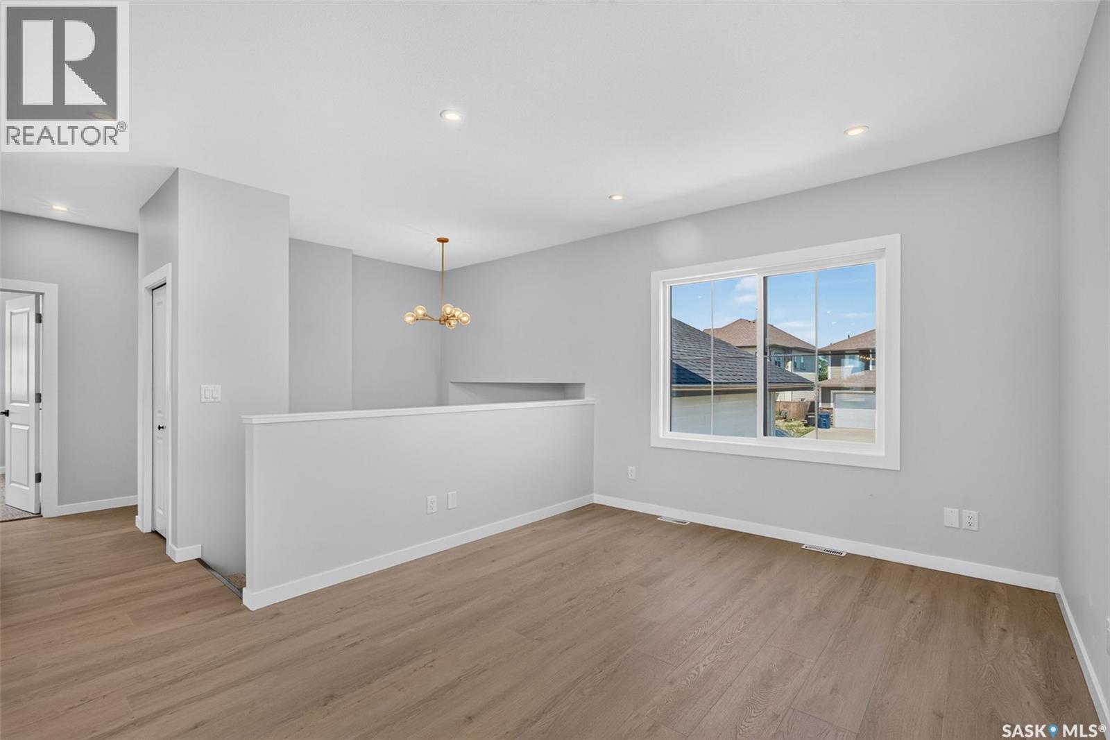 4 Aspen PLACE - 4