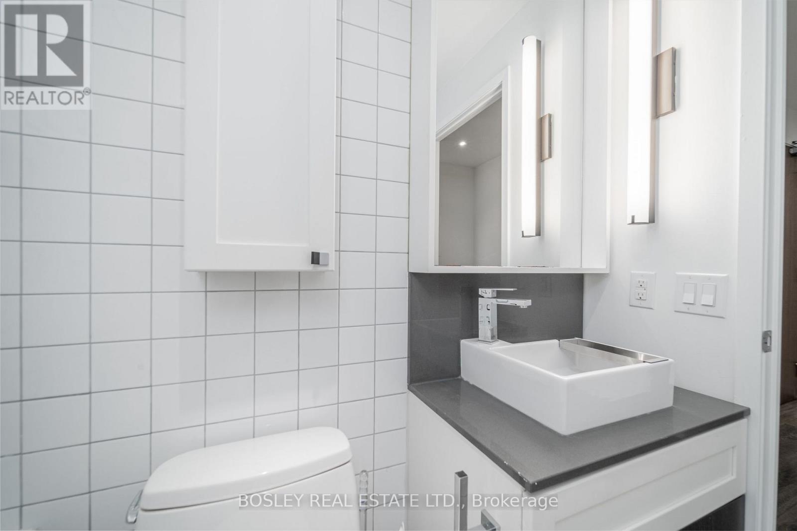 #314 783 BATHURST STREET - 32