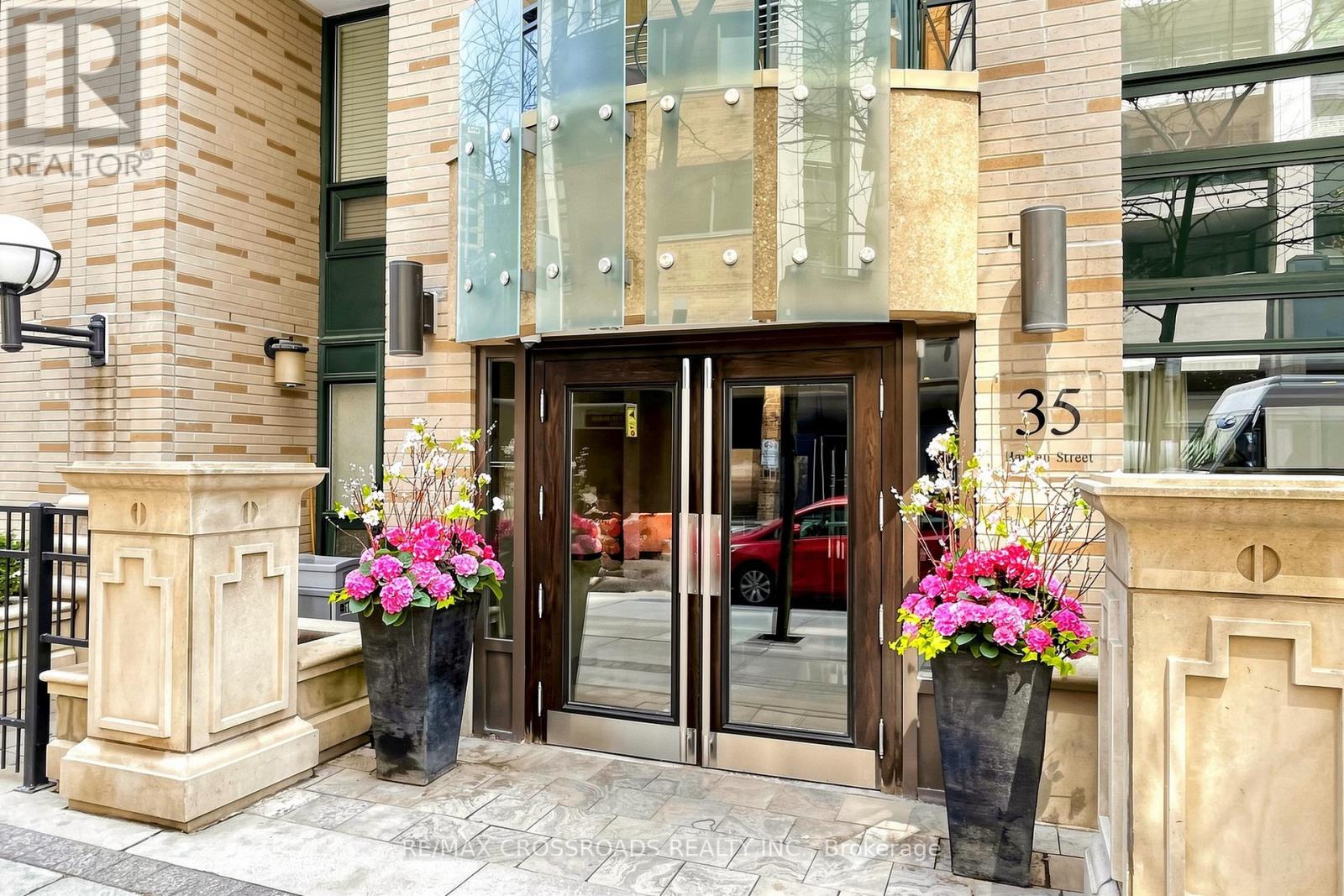 #1201 35 HAYDEN STREET - 1
