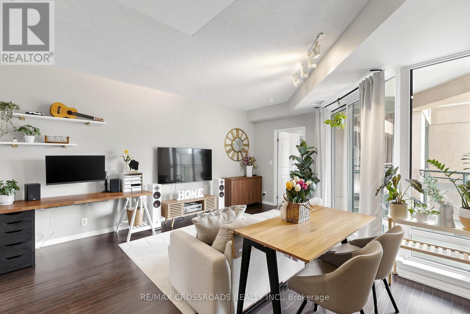 #1201 35 HAYDEN STREET - 3