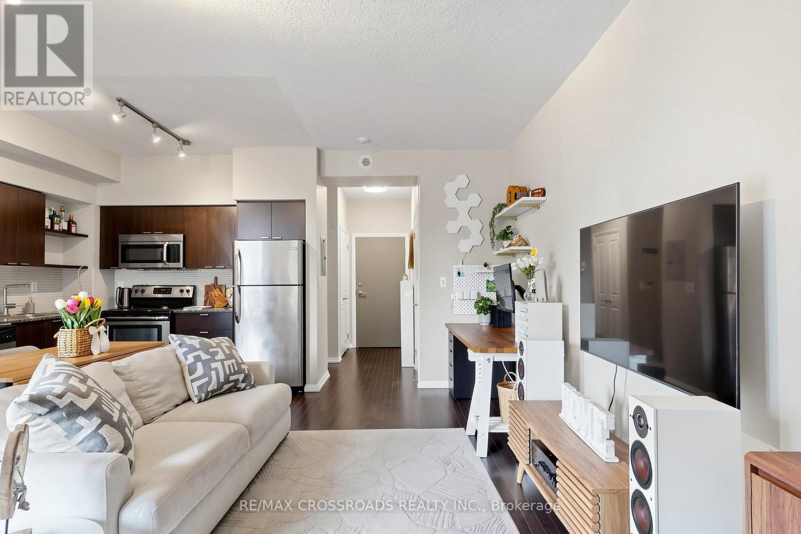 #1201 35 HAYDEN STREET - 6