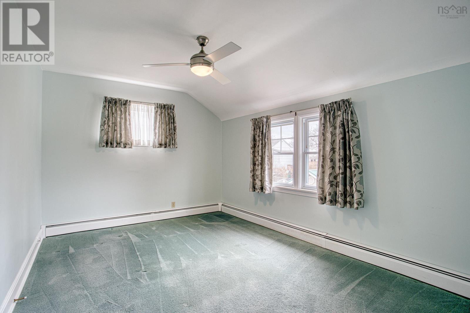 3058 Connaught Avenue - 32