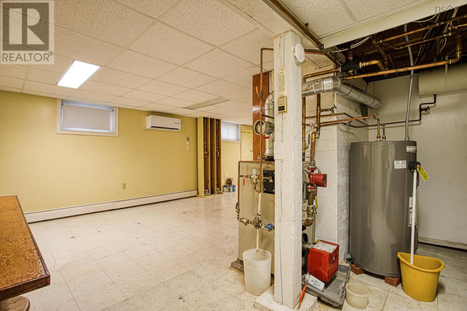 3058 Connaught Avenue - 36