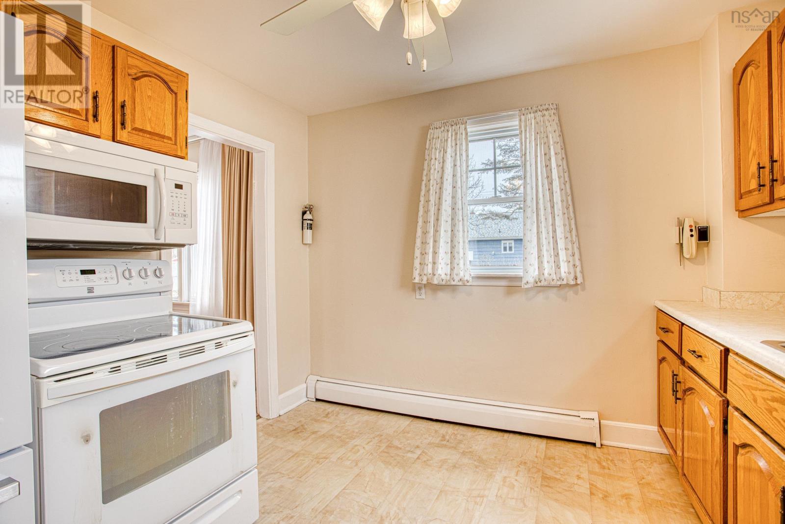 3058 Connaught Avenue - 26