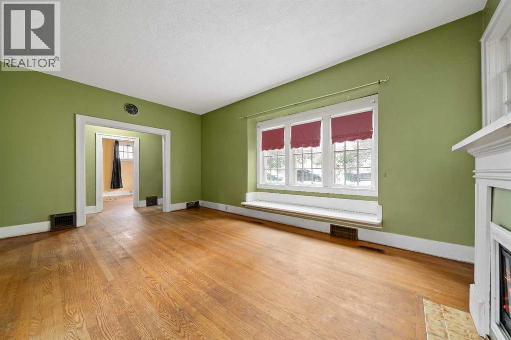 260 2 Street SE - 14