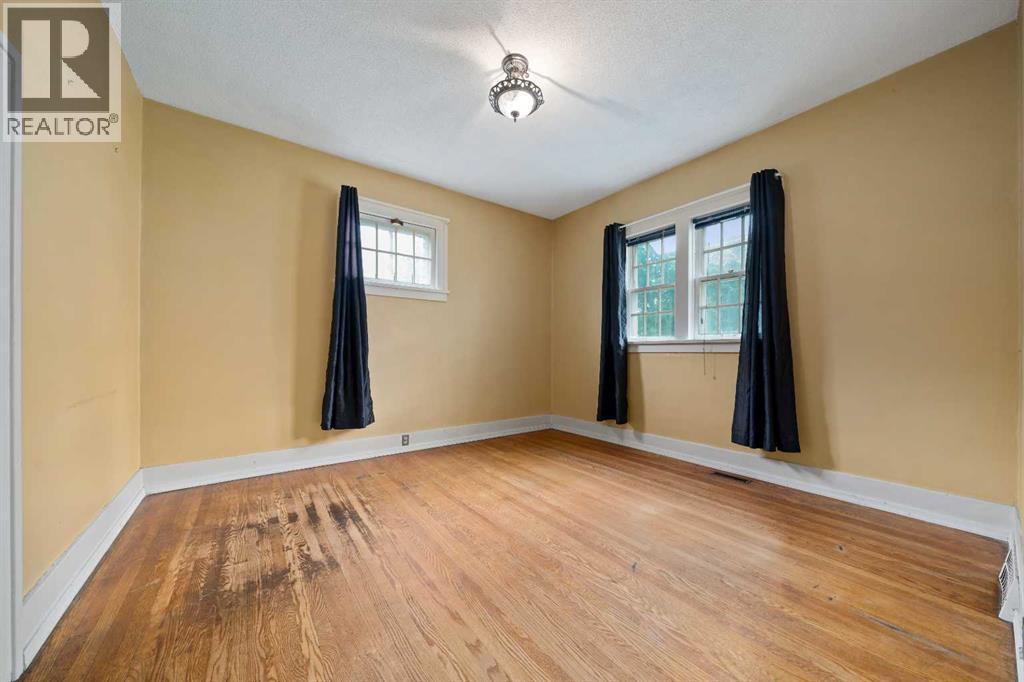 260 2 Street SE - 15