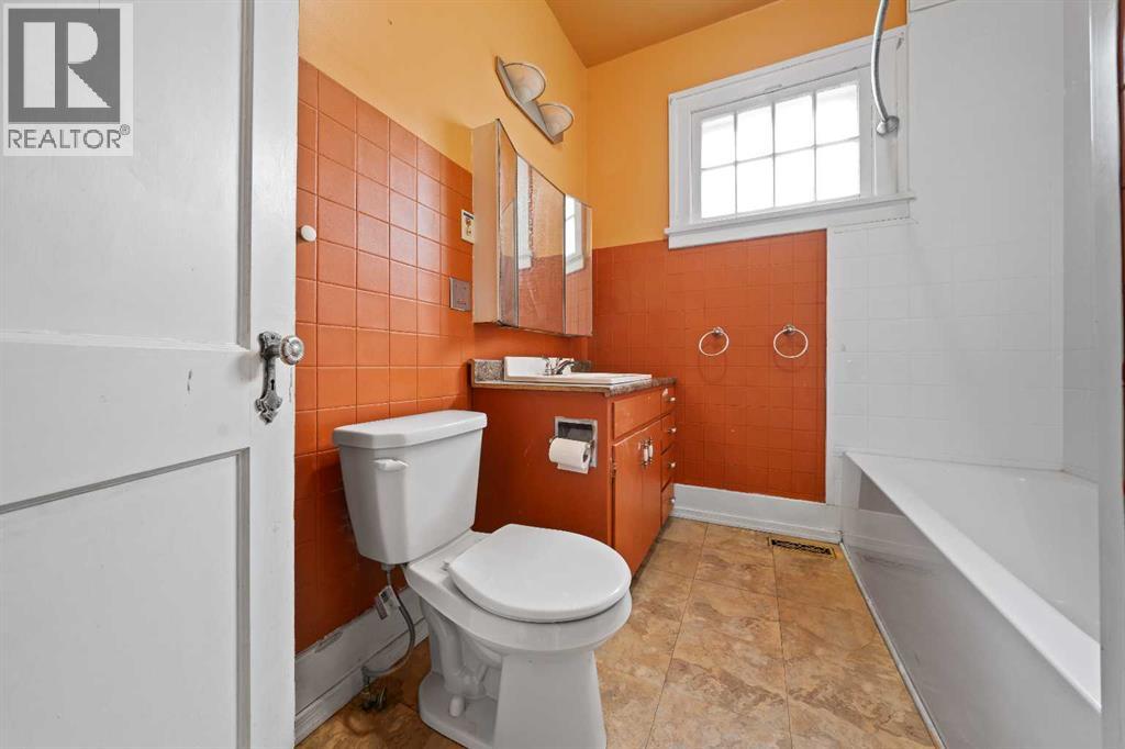 260 2 Street SE - 19