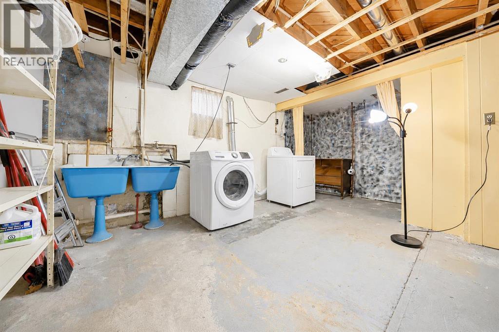 260 2 Street SE - 25