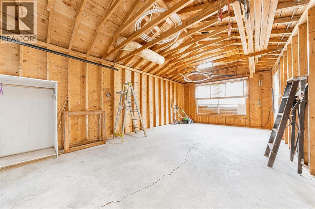 260 2 Street SE - 29