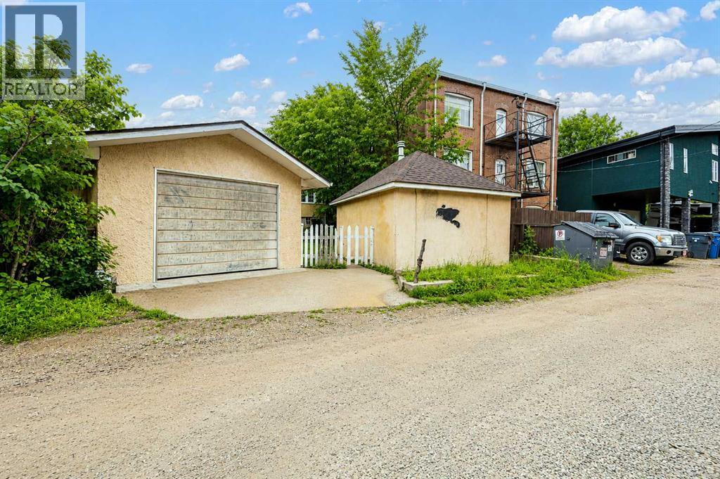260 2 Street SE - 30
