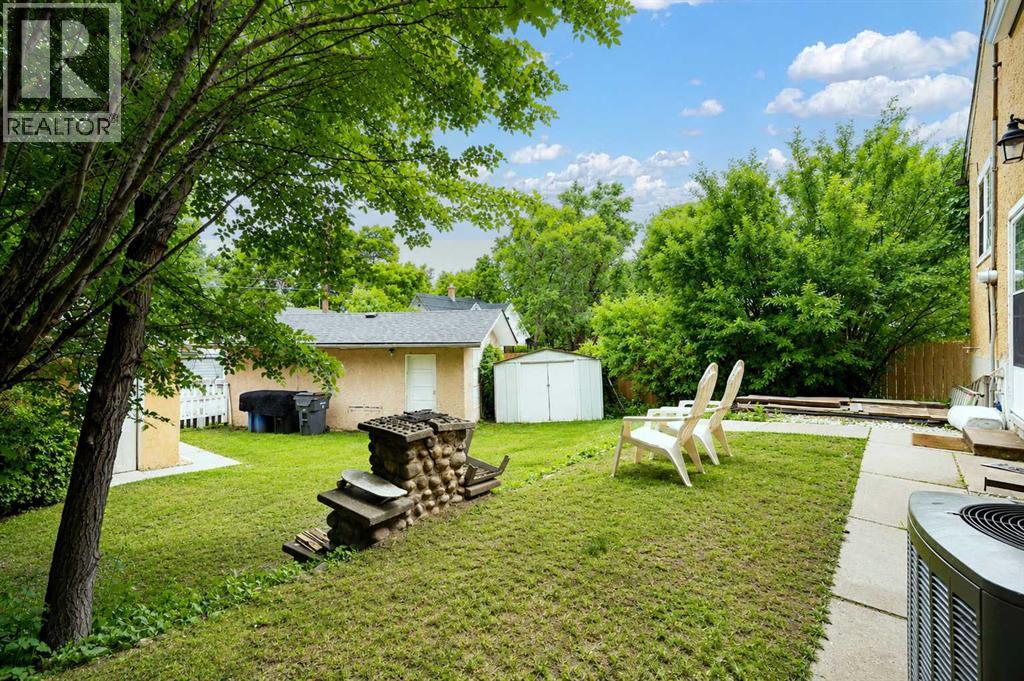 260 2 Street SE - 32