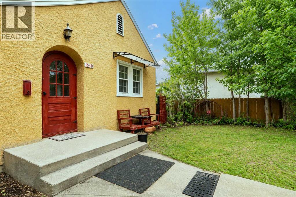 260 2 Street SE - 4