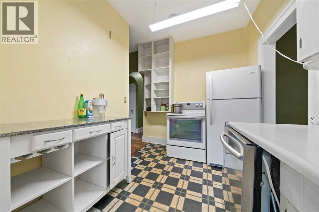 260 2 Street SE - 8