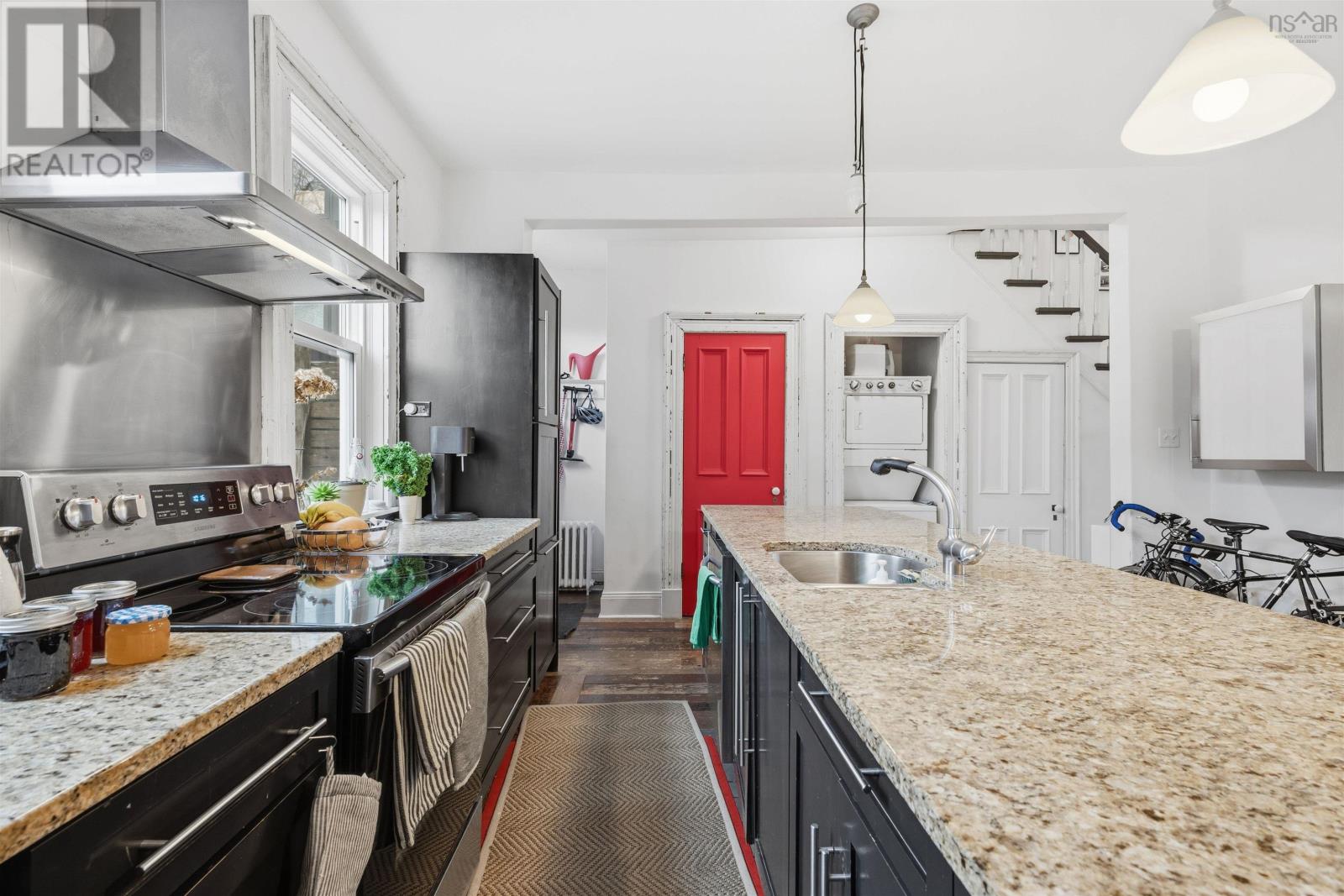 2464 Creighton Street - 10