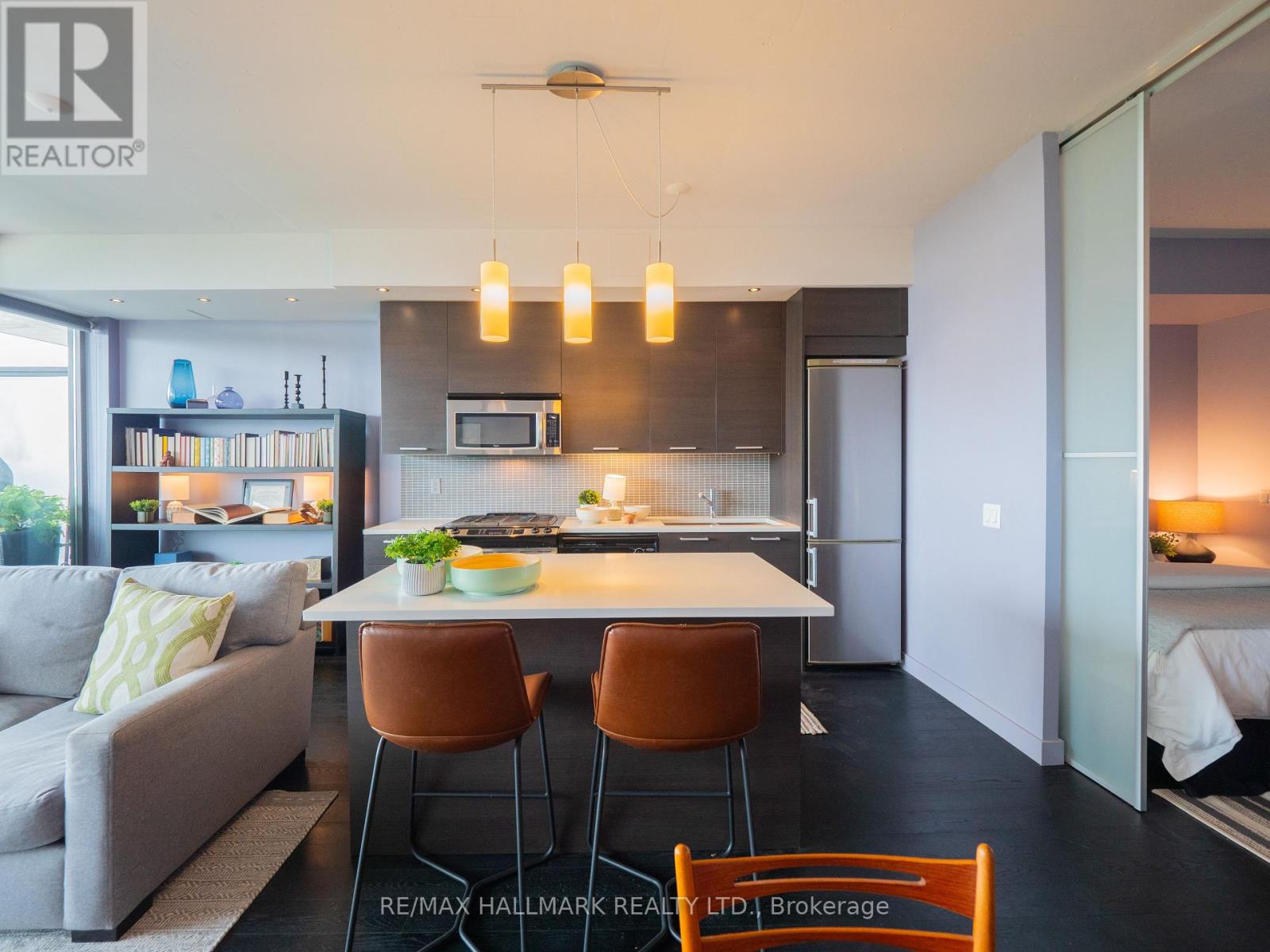 #602 90 BROADVIEW AVENUE - 16