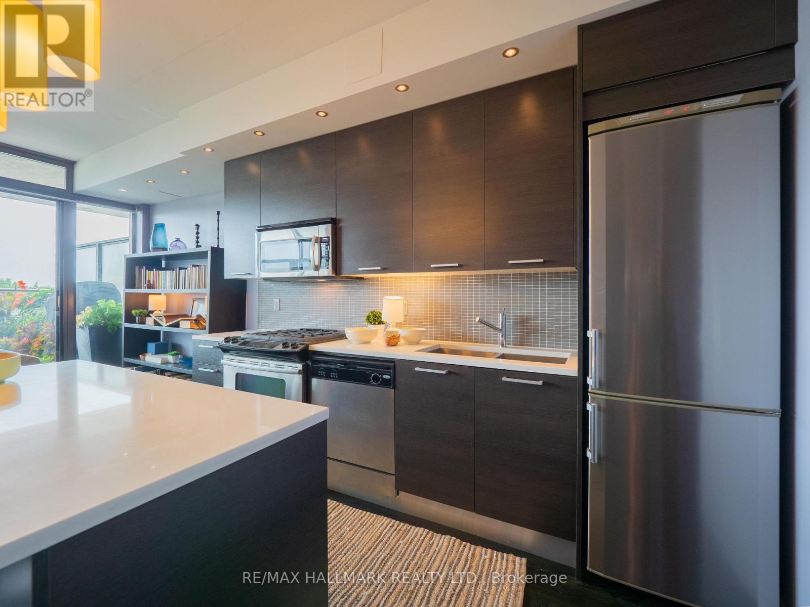 #602 90 BROADVIEW AVENUE - 18