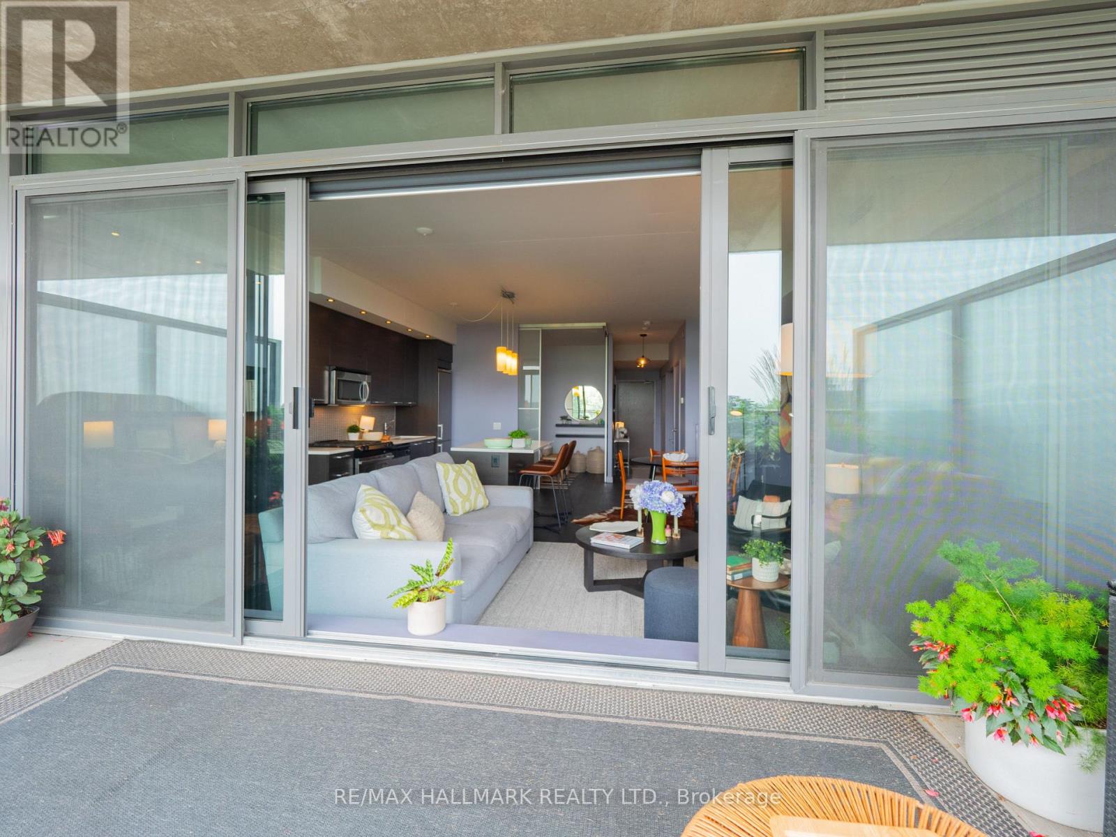 #602 90 BROADVIEW AVENUE - 25