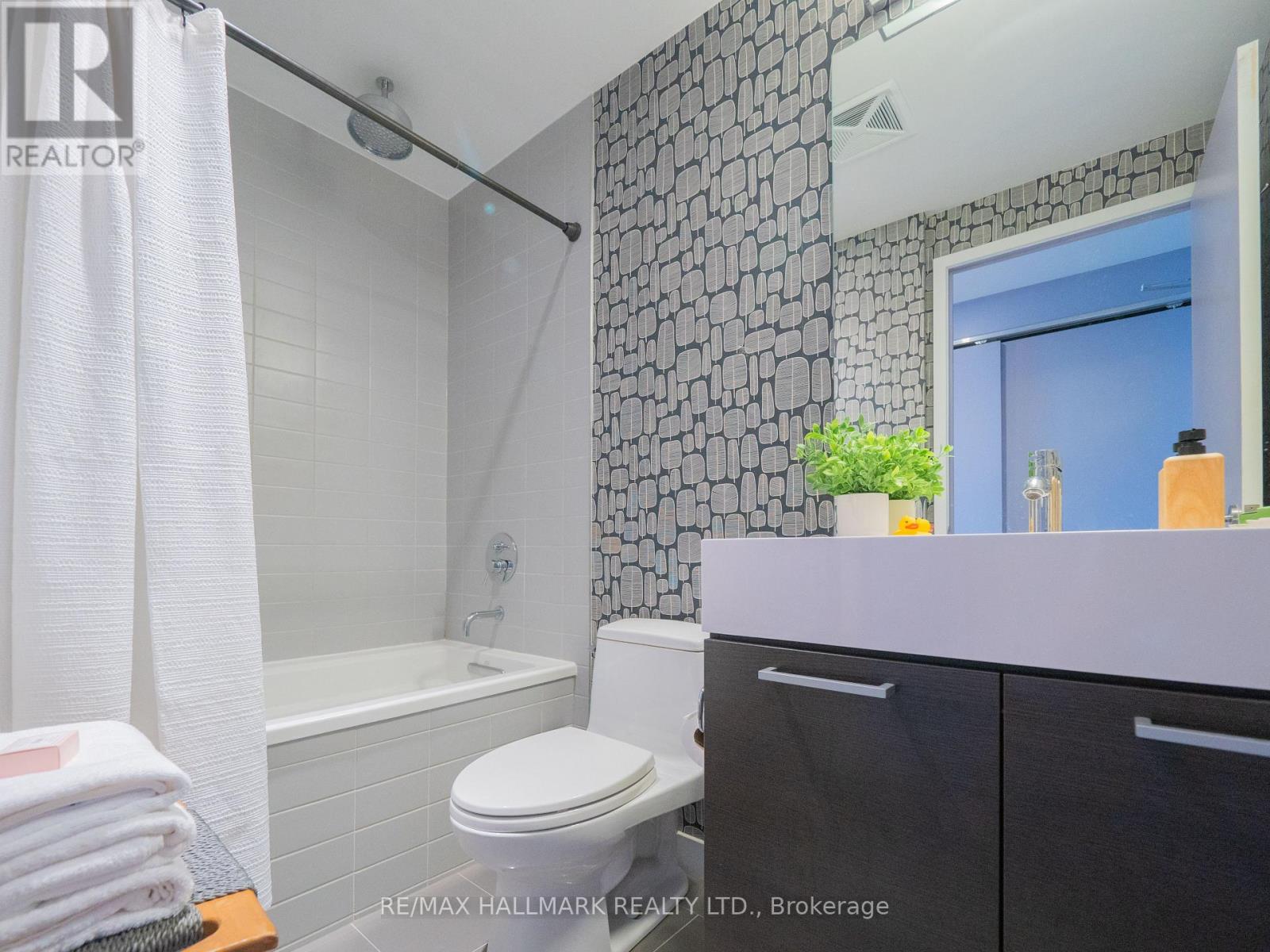 #602 90 BROADVIEW AVENUE - 28