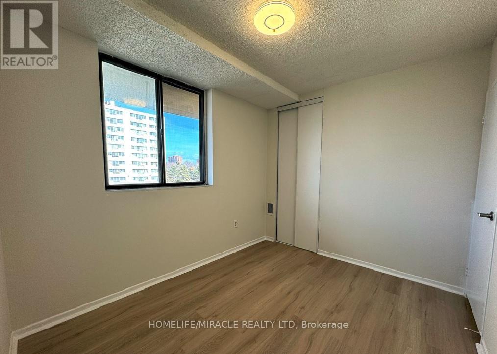 #303 665 KENNEDY ROAD - 18