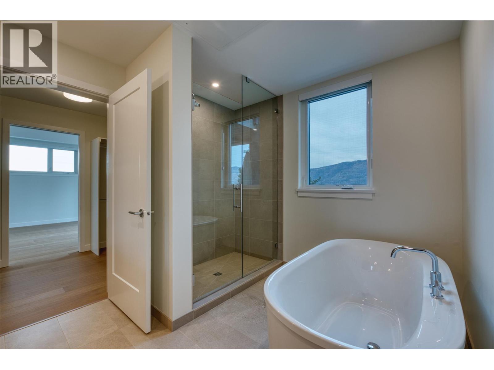 #205 9652 Benchland Drive - 11