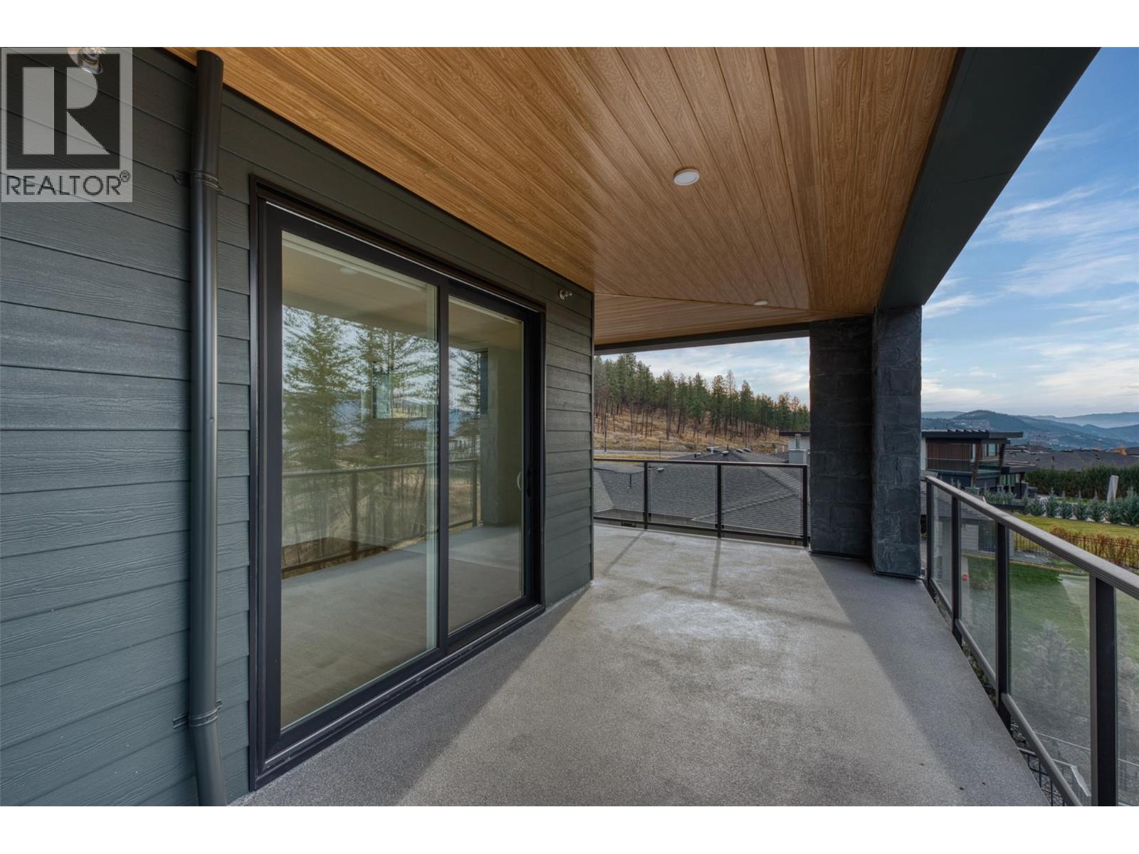 #205 9652 Benchland Drive - 22