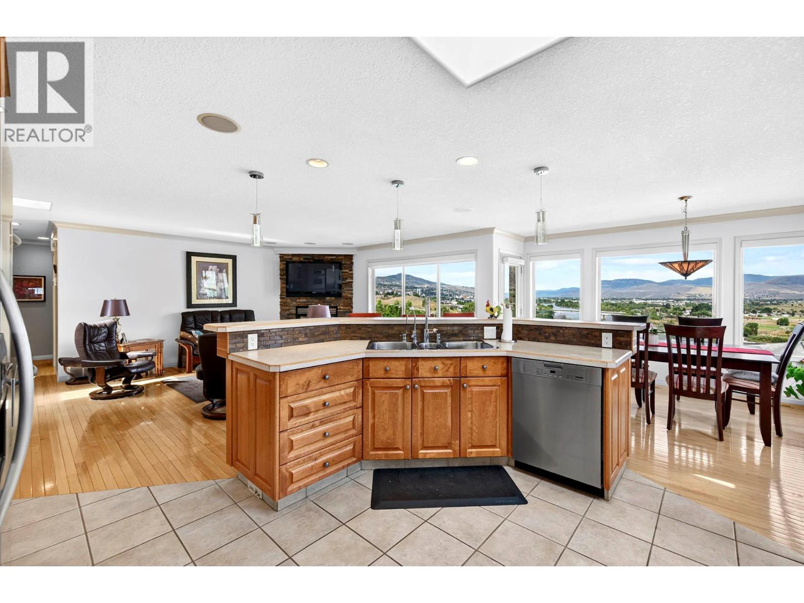 #34 1651 Valleyview Drive - 21