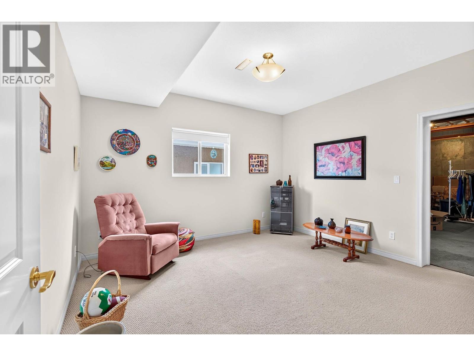 #34 1651 Valleyview Drive - 15
