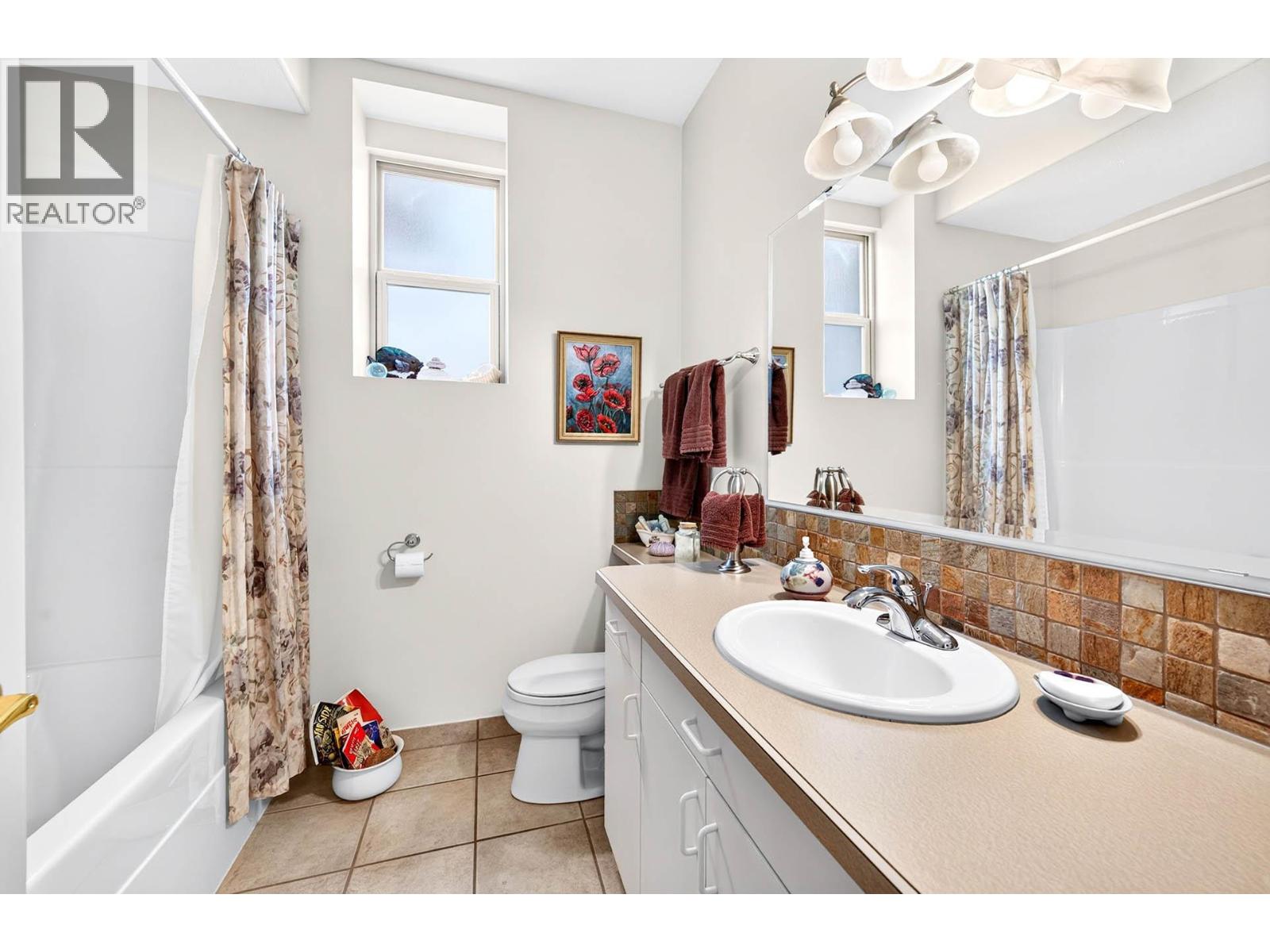 #34 1651 Valleyview Drive - 33