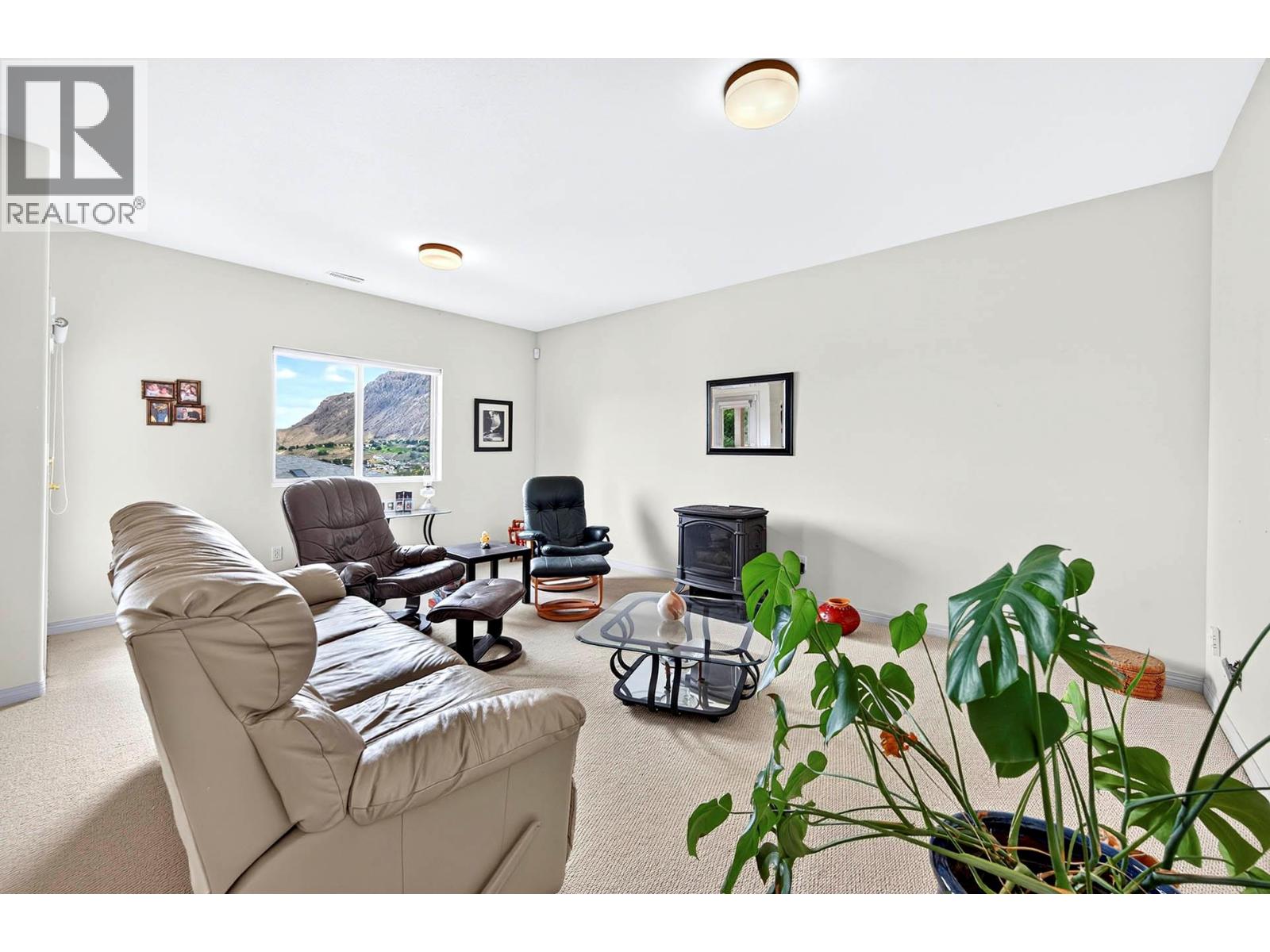 #34 1651 Valleyview Drive - 36