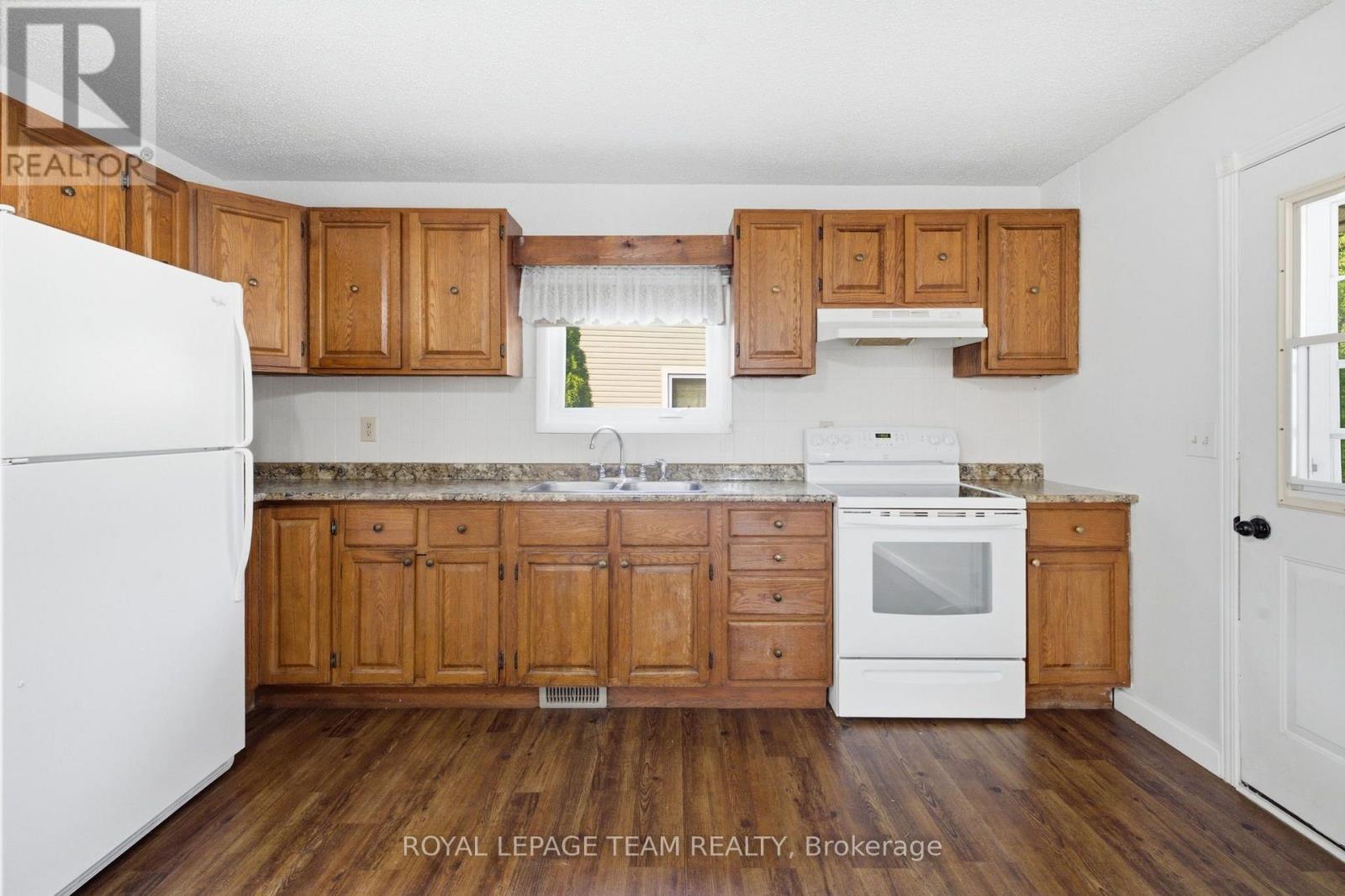 218 RIDEAU STREET - Image 22