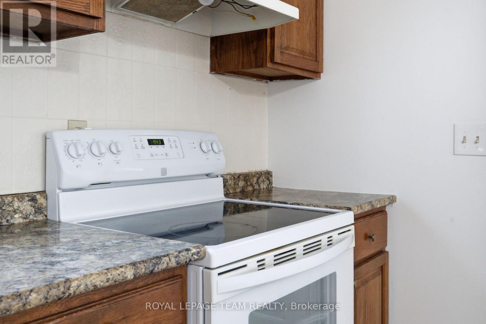 218 RIDEAU STREET - Image 26