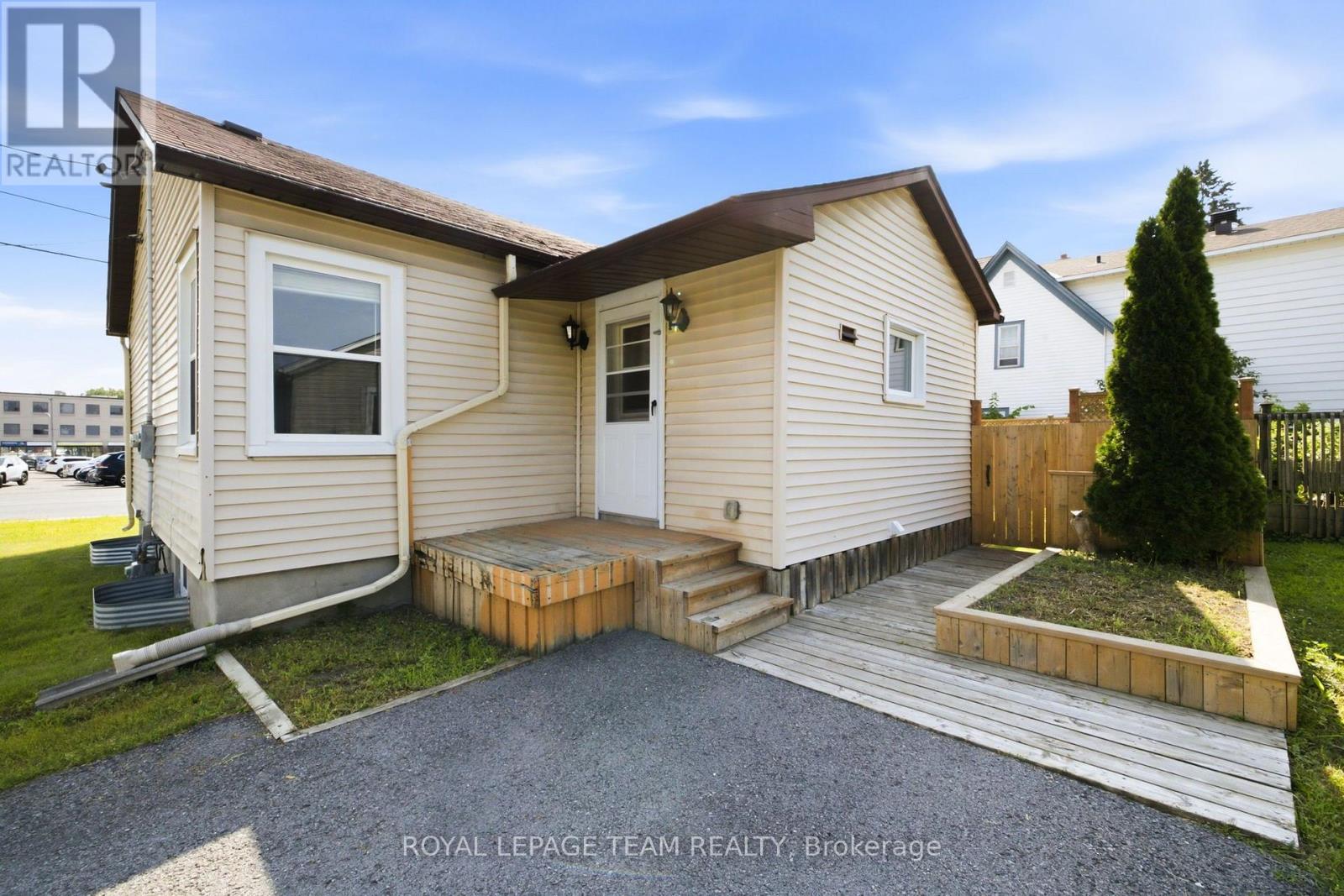 218 RIDEAU STREET - Image 42