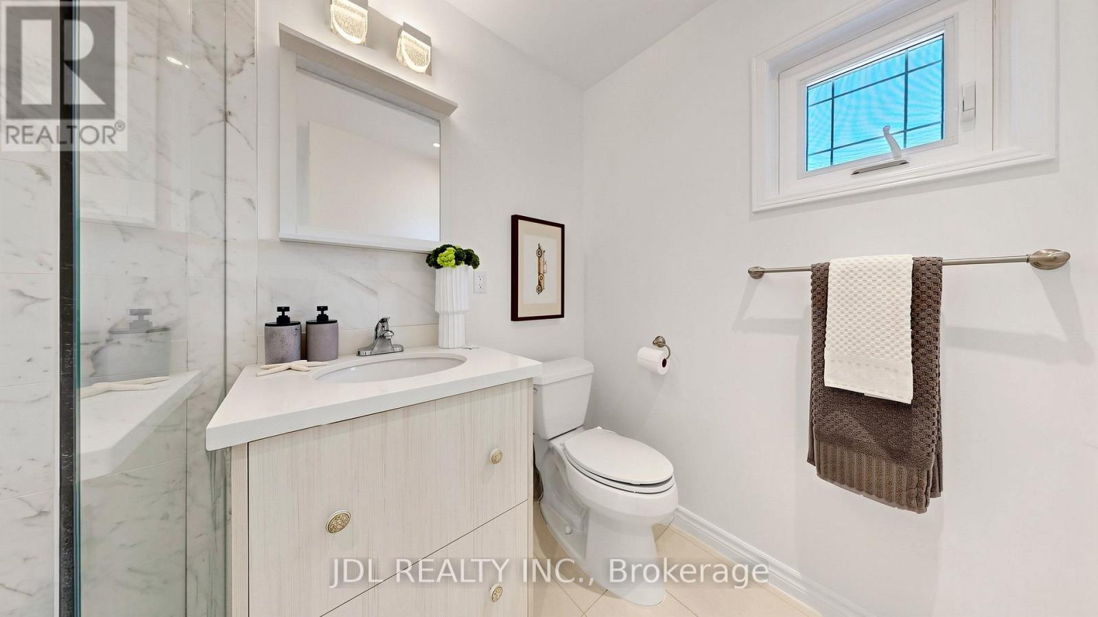 36 CHARTWELL CRESCENT - Image 22